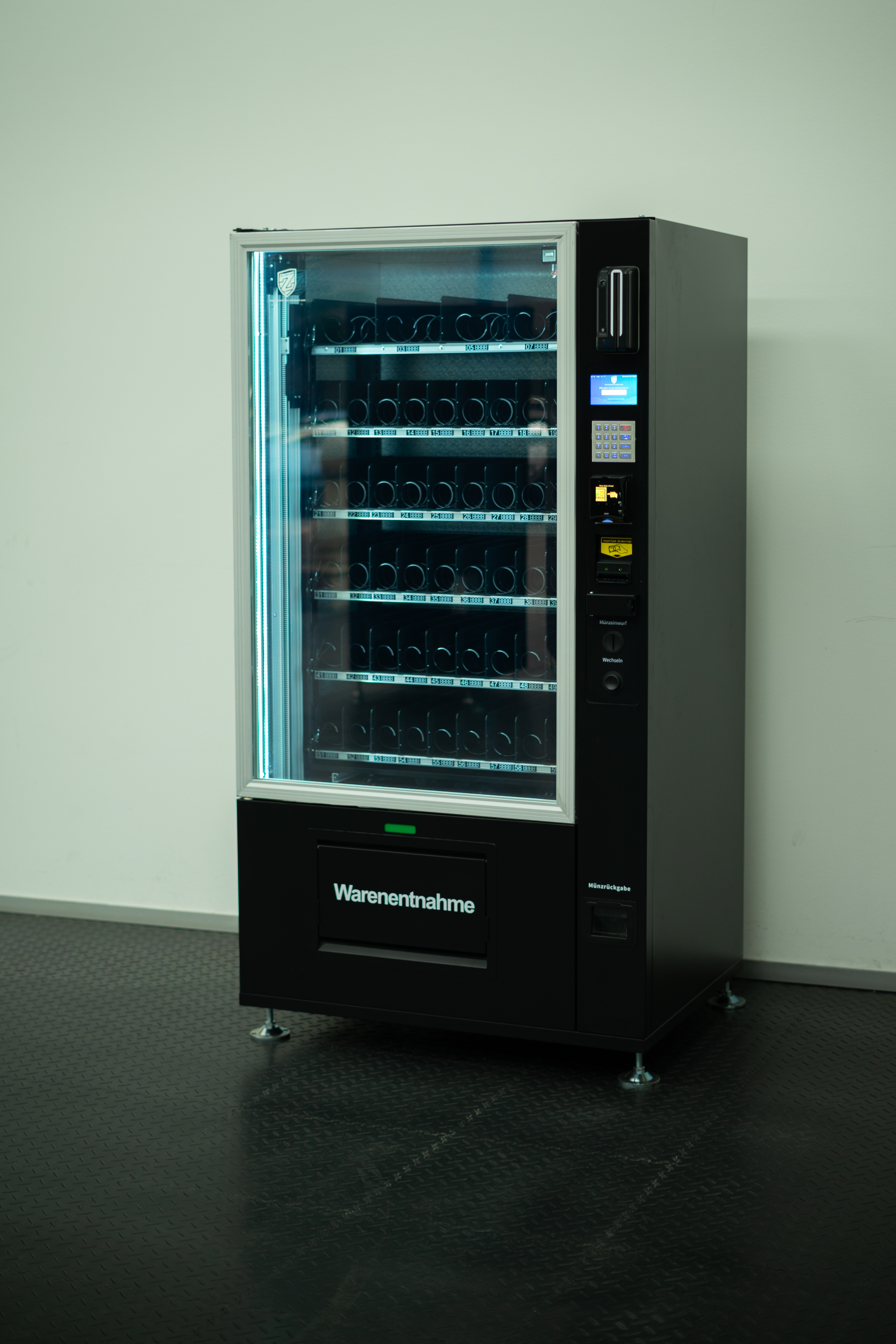 Voll ausgestatteter Snack- und Getränkeautomat AZ500 von Automaten Zitzmann