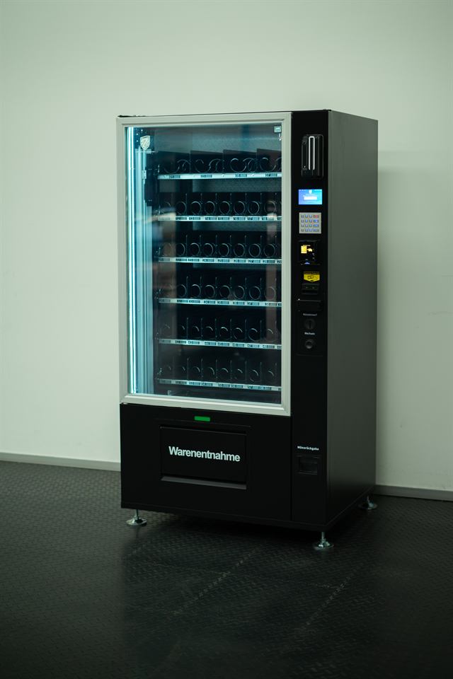 AZ-500 Snack- und Getränkeautomat mit beleuchtetem Warenfach, Kartenlesegerät und Münzwechsler, Frontansicht